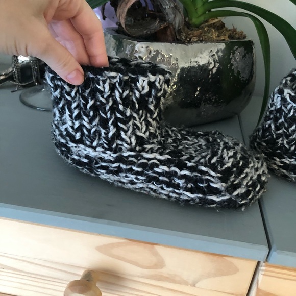 Fawn crochet adult booties/house shoes - Picture 5 of 7